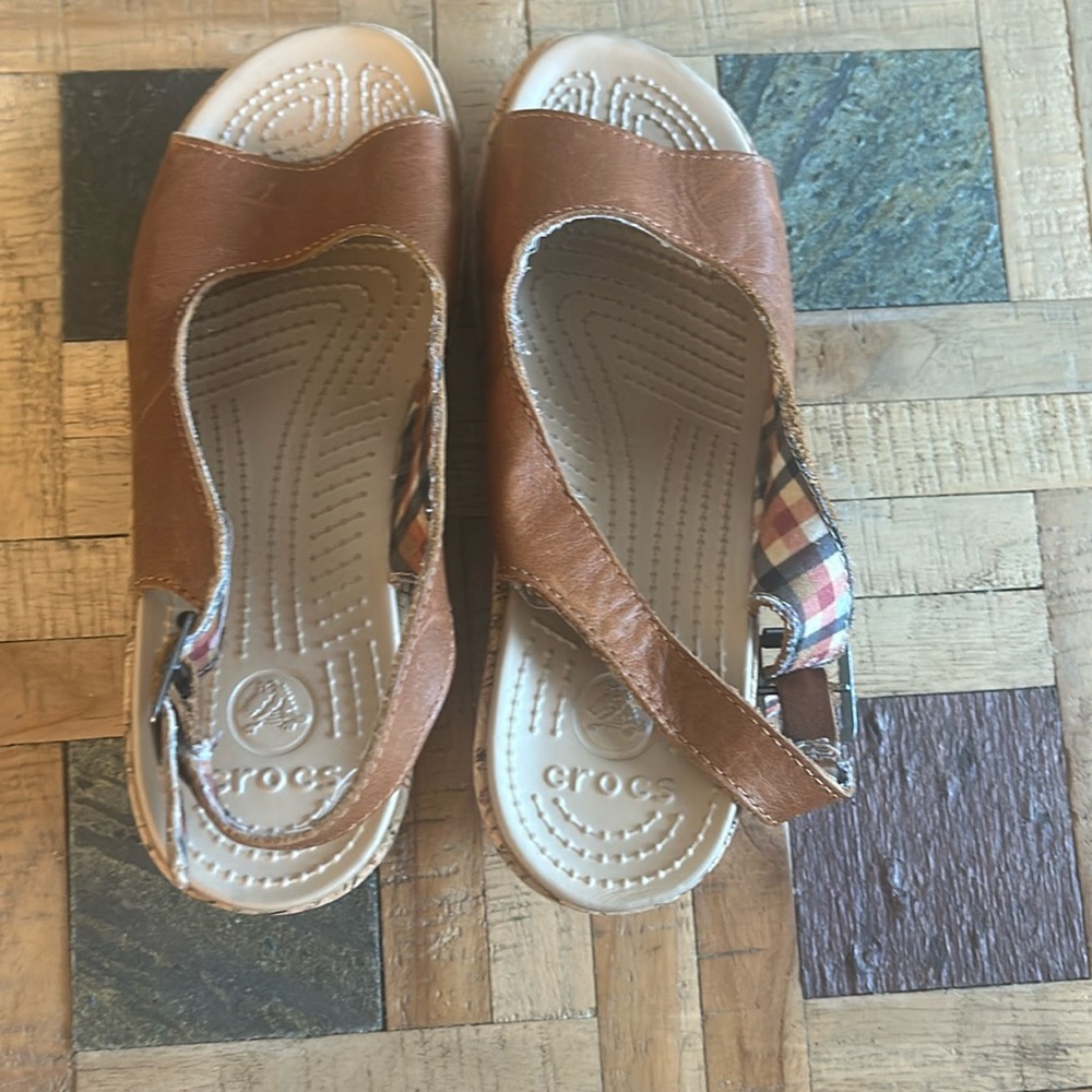 Crocs A-lengh Leather Slingback Wedges Sandals size 7